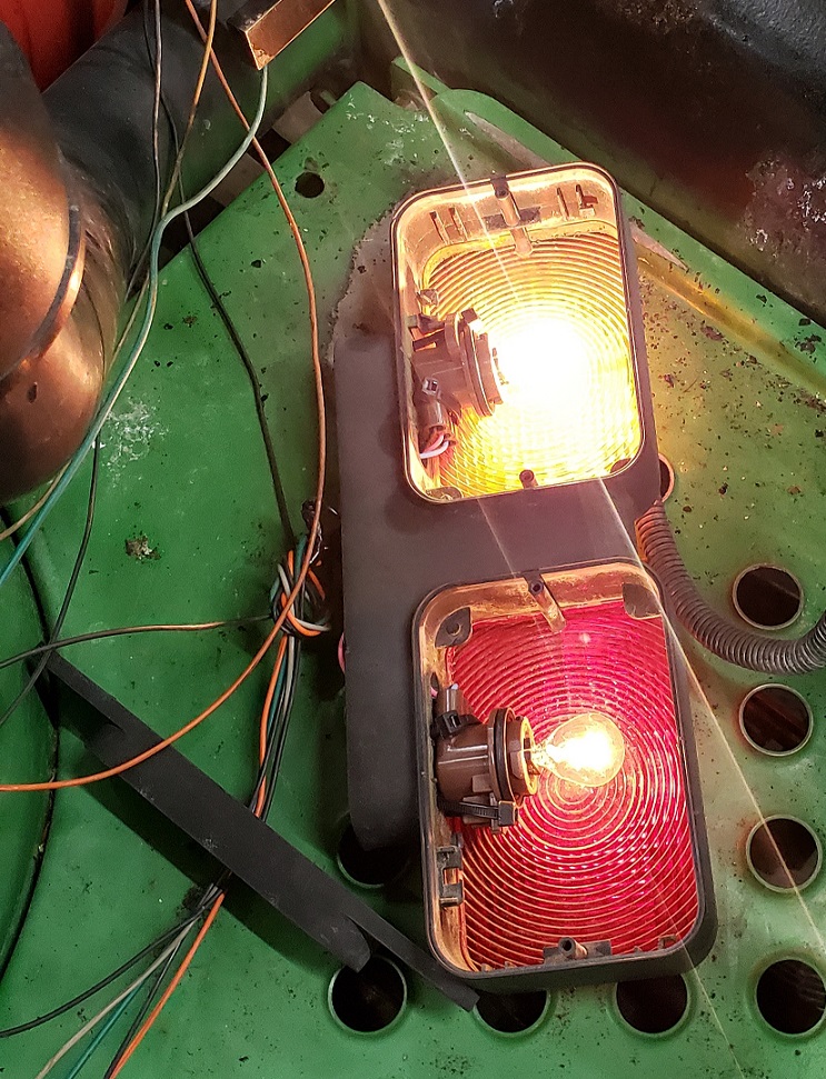 Working light assembly from John Deere 5105 tractor